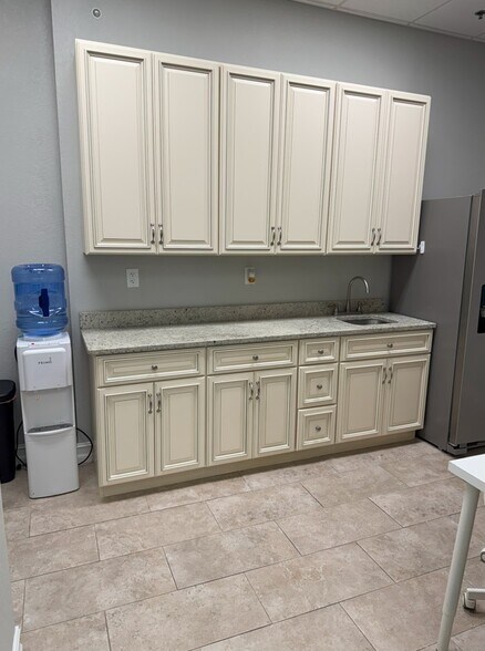 More Photos Of 10967 Lake Underhill Rd, Orlando Office For Sale