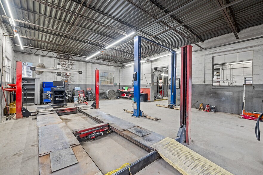 More Photos Of 16855 Oak St, Dillwyn Service For Sale