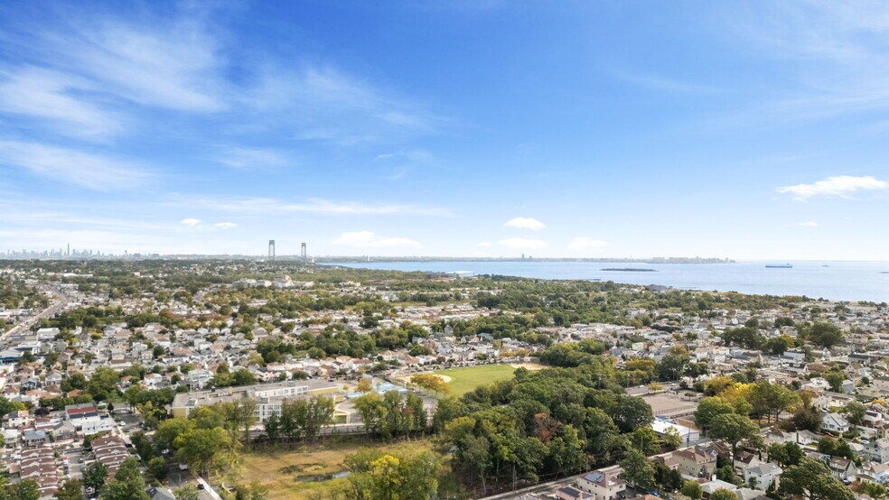 More Photos Of 2270 Hylan Blvd, Staten Island Supermarket For Sale