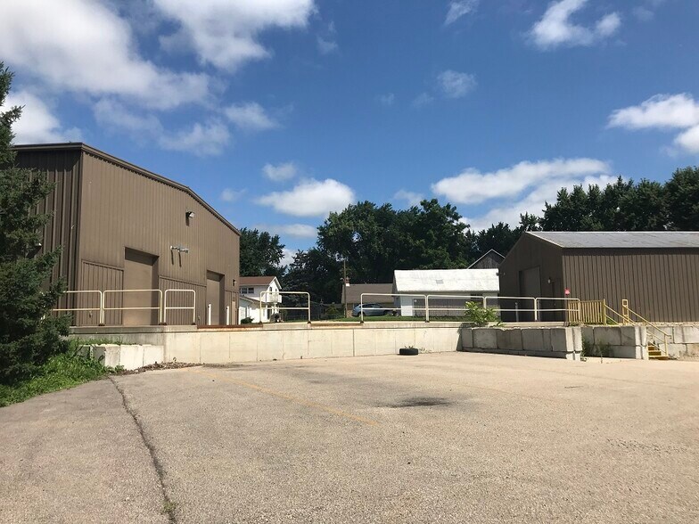 More Photos Of 612 N Main St, Cottage Grove Distribution For Lease