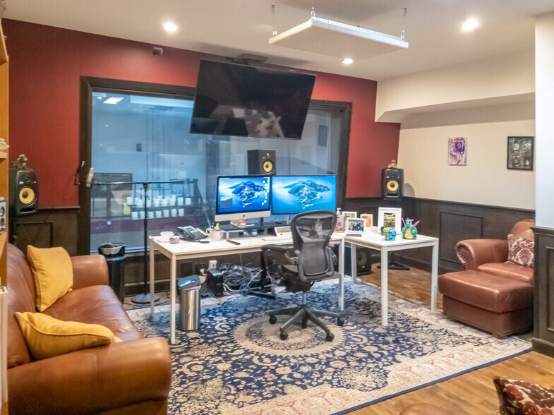 More Photos Of 13432 Beach Ave, Marina Del Rey Loft Creative Space For Sale