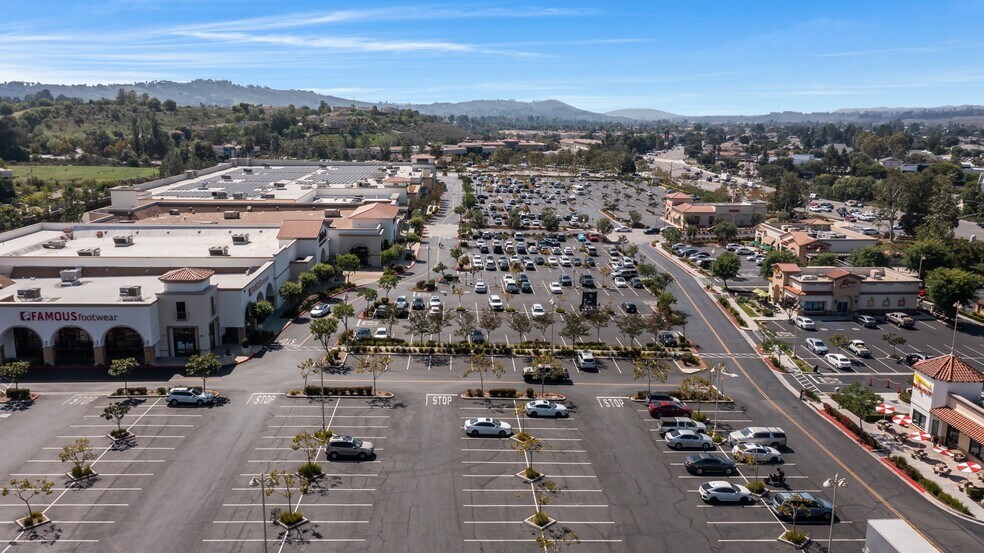 More Photos Of 800-888 New Los Angeles Ave, Moorpark Department Store For Sale