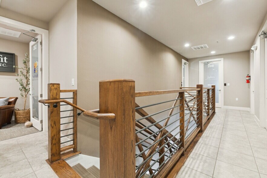 More Photos Of 361 W Byron Nelson Blvd, Roanoke Office For Sale