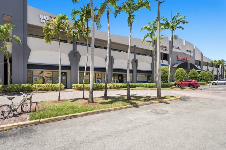 More Photos Of 11402 Doral Blvd, Miami Unknown For Lease
