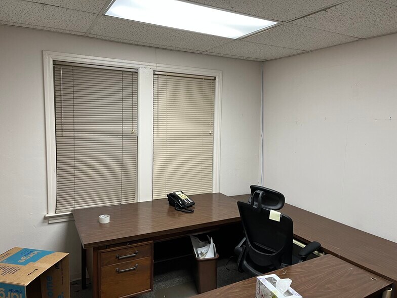 More Photos Of 2601 University Blvd W, Jacksonville Medical For Sale