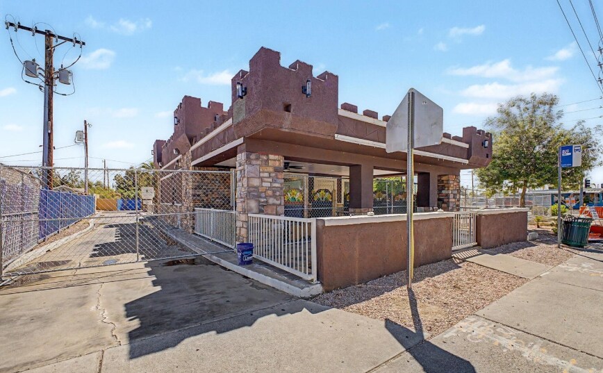 Primary Photo Of 801 E Broadway Rd, Mesa Fast Food For Sale