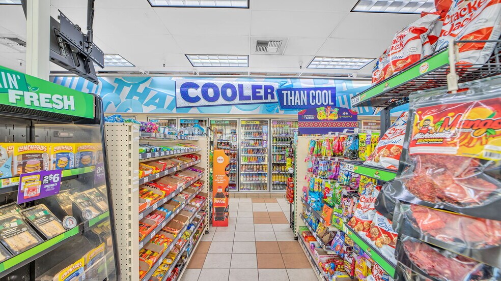 More Photos Of 1187 W San Marcos Blvd, San Marcos Service Station For Sale