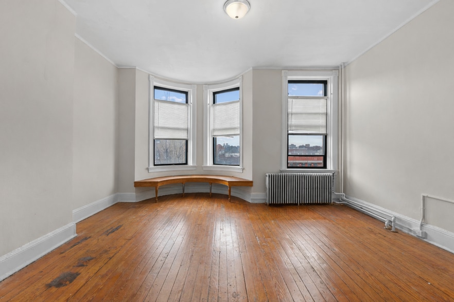 More Photos Of 28 E 25th St, Baltimore Storefront Retail Residential For Sale