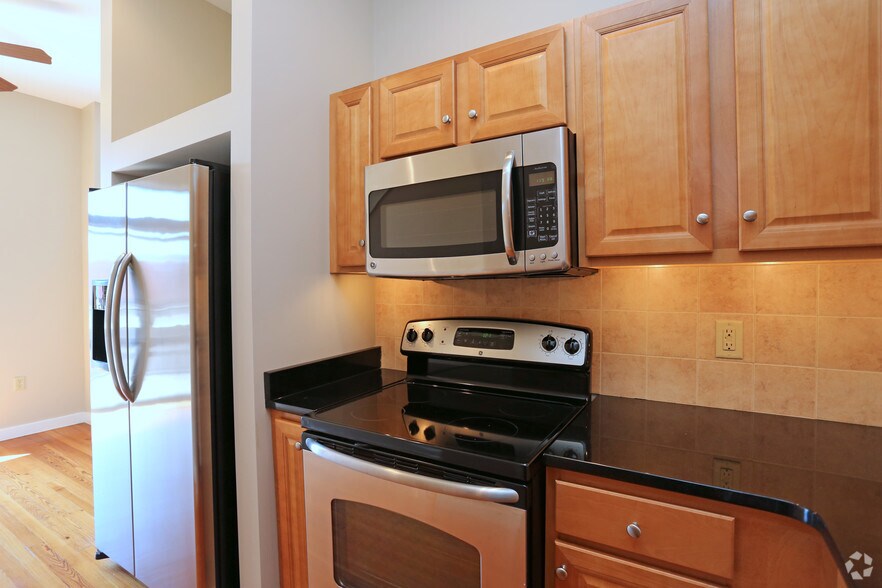 More Photos Of 125 W Saratoga St, Baltimore Apartments For Sale