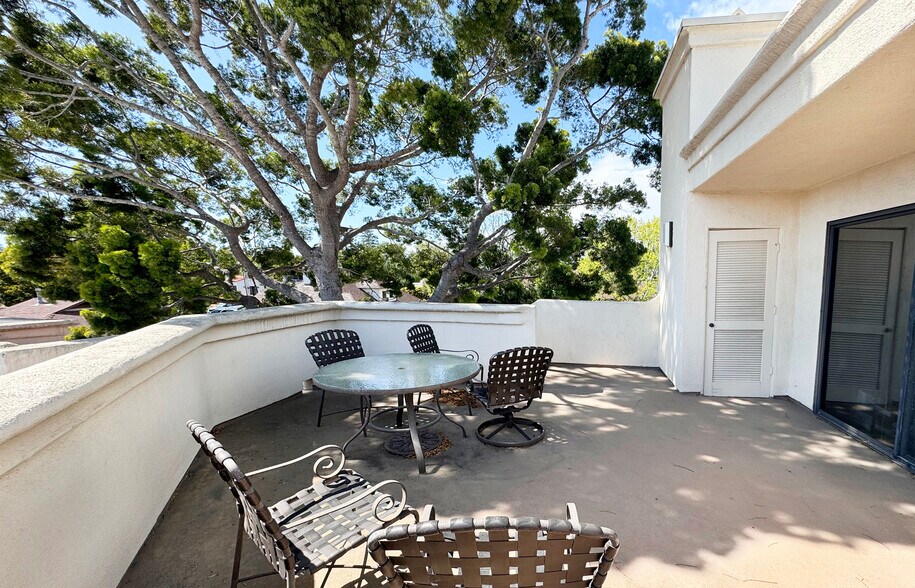 More Photos Of 2020-2024 De la Vina St, Santa Barbara Office For Sale