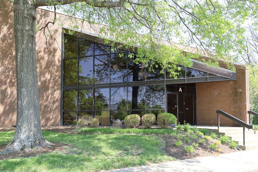 More Photos Of 800 Corporate Dr, Lexington Office For Lease