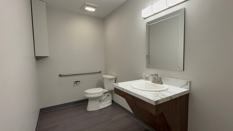 More Photos Of 1720 Fortune Ct, Lexington Light Distribution For Lease