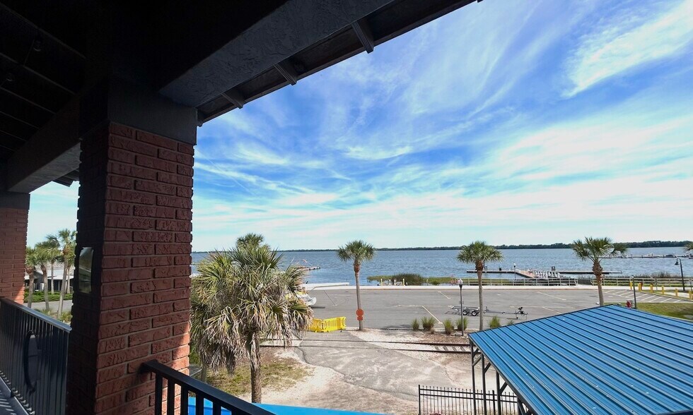 More Photos Of 111 W Ruby St, Tavares Restaurant For Sale