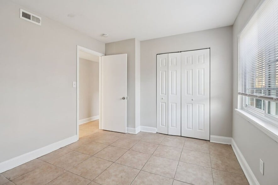 More Photos Of 1 Lakeside Rd, Greenville Apartments For Sale