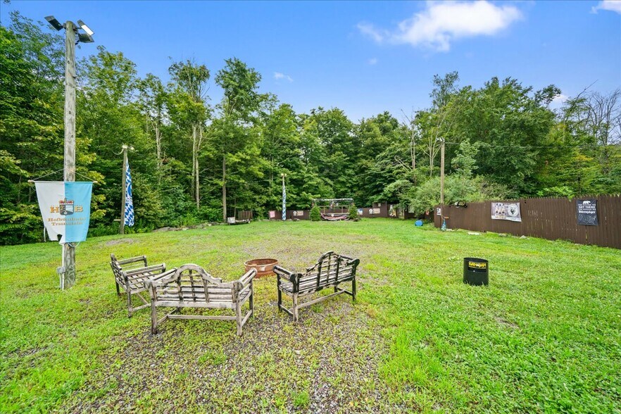 More Photos Of 2136 Lake Ariel Hwy, Lake Ariel Restaurant For Sale