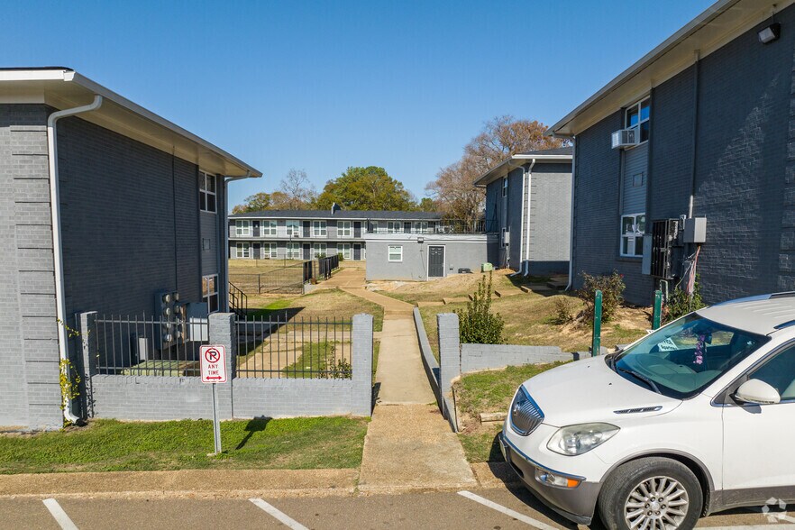 More Photos Of 621 Houston Ave, Jackson Apartments For Sale