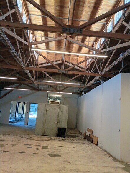 More Photos Of 712 Fulton St, Fresno Storefront For Lease