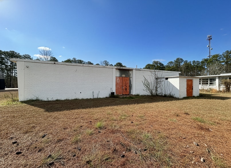 More Photos Of 5545 Stonewall Tell Rd, College Park Schools For Sale