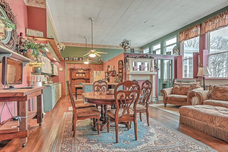More Photos Of 19407 Bethel Rd, Abingdon Flex For Sale