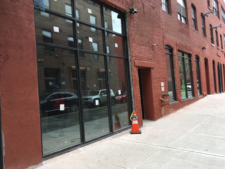 More Photos Of 247 Water St, Brooklyn Manufacturing For Lease
