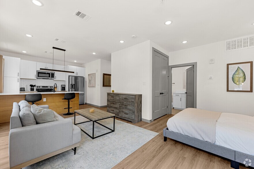 More Photos Of 3981-4001 Roseland Ave, Dallas Apartments For Sale
