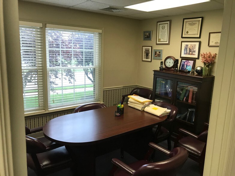 More Photos Of 9693-9697 Main St, Fairfax Medical For Sale