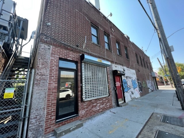 More Photos Of 13520 Liberty Ave, South Richmond Hill Office For Lease