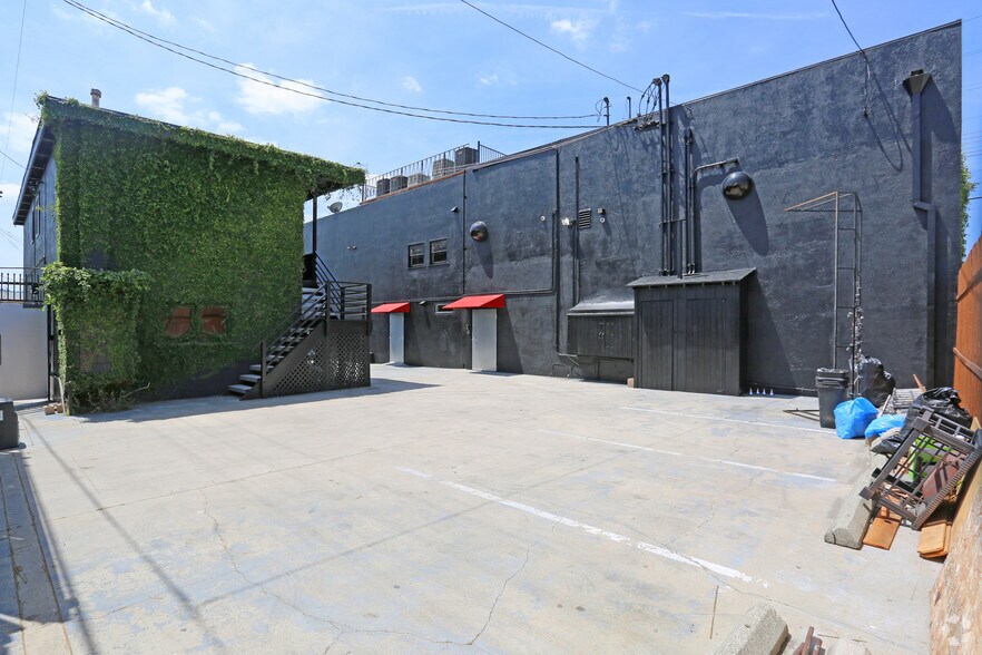 More Photos Of 5102 Vineland Ave, North Hollywood Movie Radio TVStudio For Sale