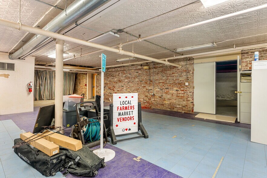 More Photos Of 222 Pearl St, New Albany Office Residential For Sale