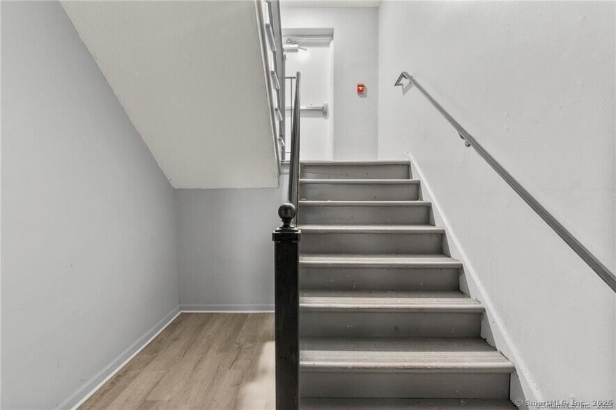 More Photos Of 36 Huntington St, Hartford Apartments For Sale