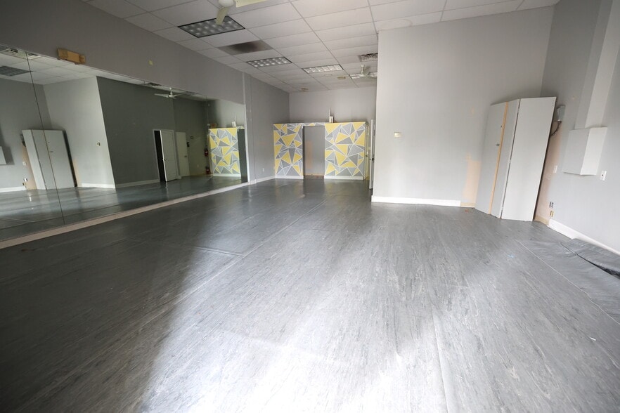 More Photos Of 508 Main St, Spotswood Storefront For Sale