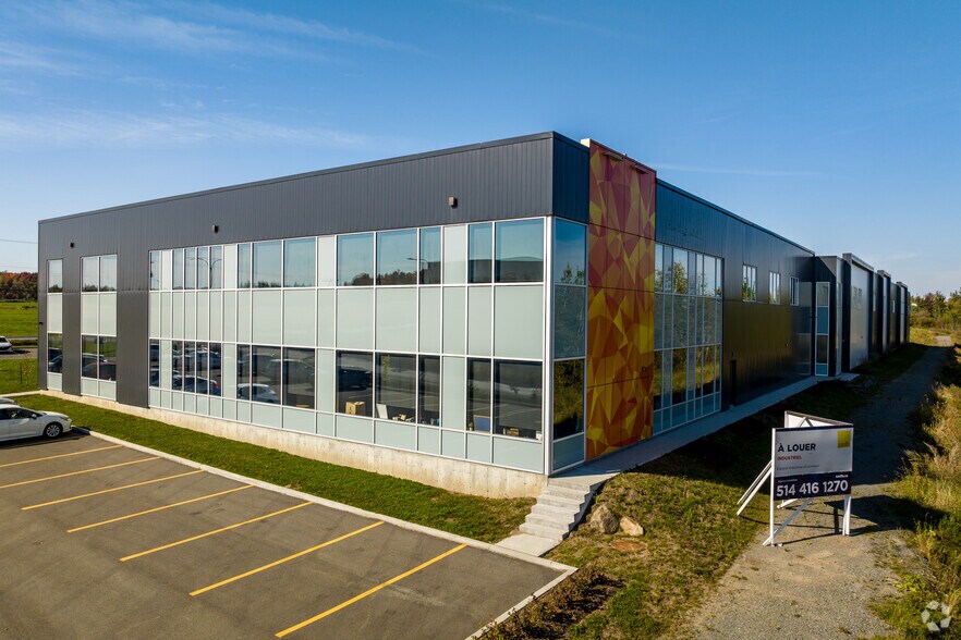 More Photos Of 825-855 Rue Bernard, Granby Industrial For Lease