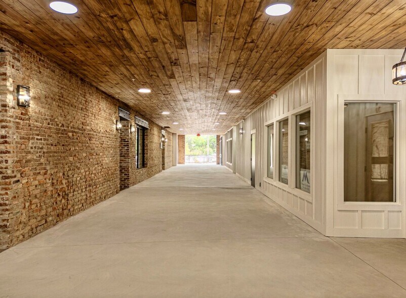 More Photos Of 151 W Main St, Dothan General Retail For Lease