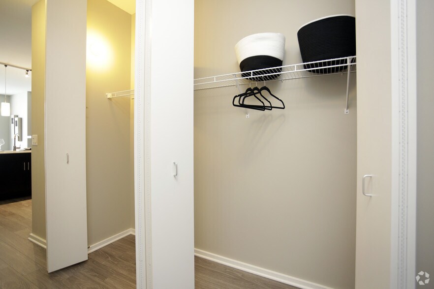 More Photos Of 123 N Desplaines St, Chicago Apartments For Lease