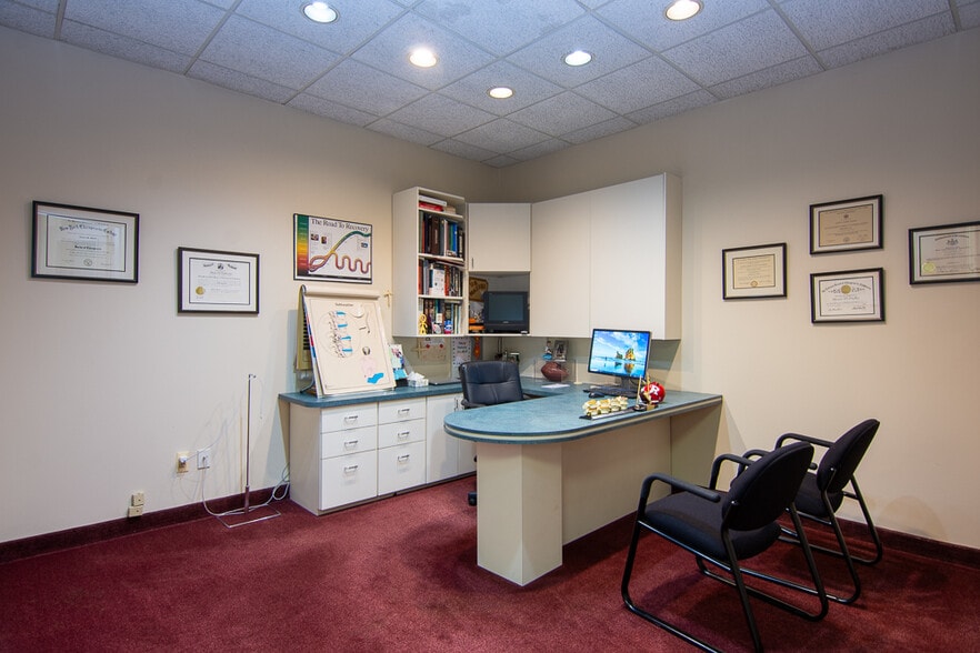 More Photos Of 27 Mountain Blvd, Warren Medical For Sale