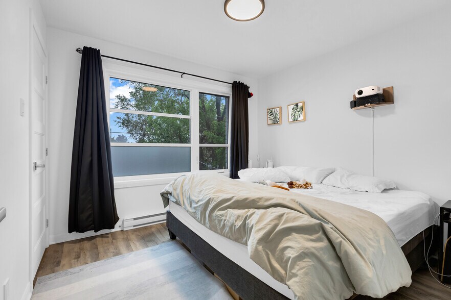 More Photos Of 1611-1615 Rue Godin, Longueuil Apartments For Sale