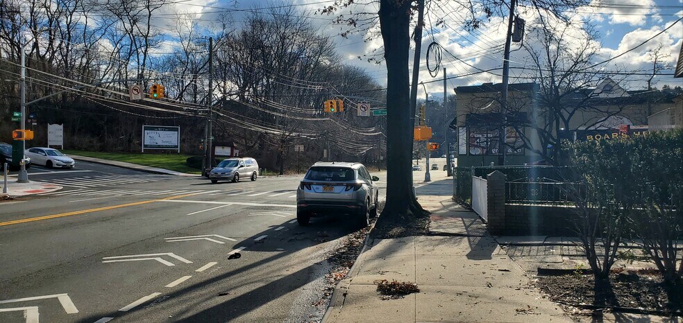 More Photos Of 1444 Clove Rd, Staten Island Office For Lease