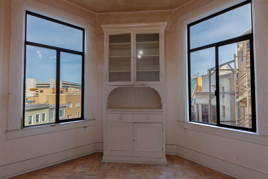 More Photos Of 39 John St, San Francisco Apartments For Sale