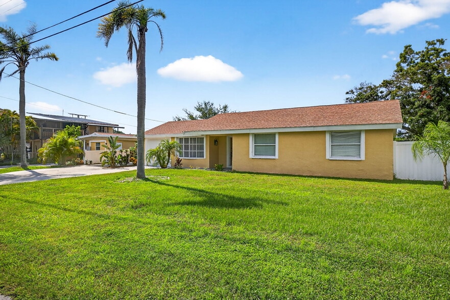 Primary Photo Of 3225 W Shell Point Rd, Ruskin Apartments For Sale