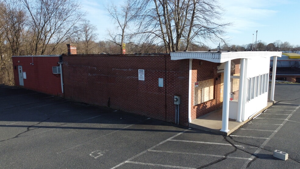 More Photos Of 430 Center St, Ludlow Auto Repair For Sale