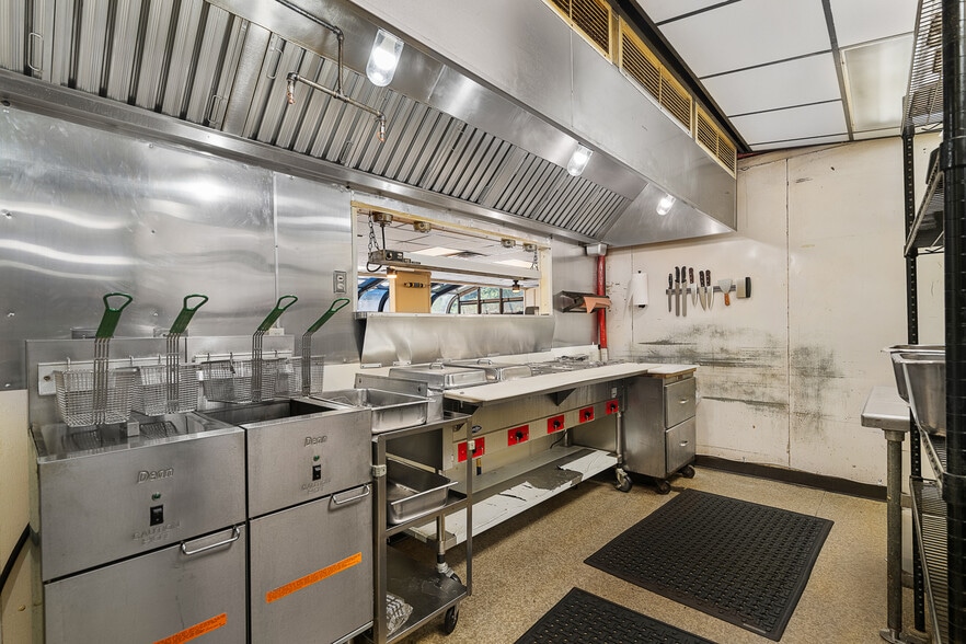 More Photos Of 2117 S 34th St, Kansas City Restaurant For Sale