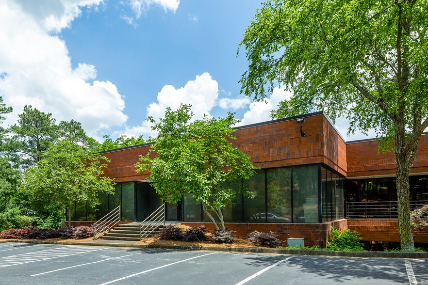 More Photos Of 1688 Phoenix Pky, College Park Unknown For Lease