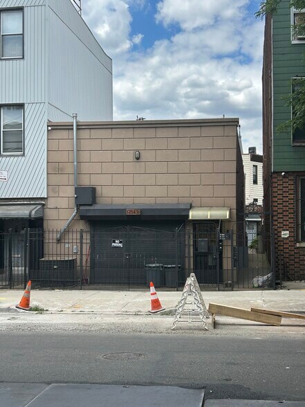 More Photos Of 543 Meeker Ave, Brooklyn Apartments For Sale