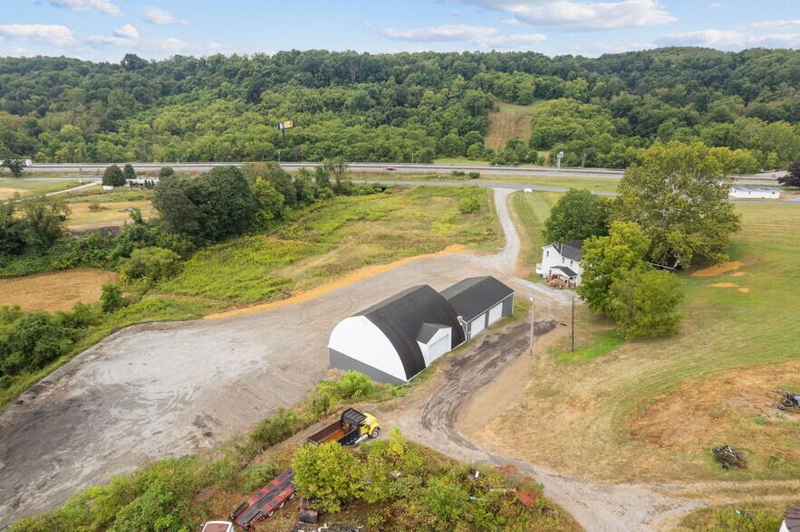 More Photos Of 797 Carlton Dr, Bentleyville Service For Lease