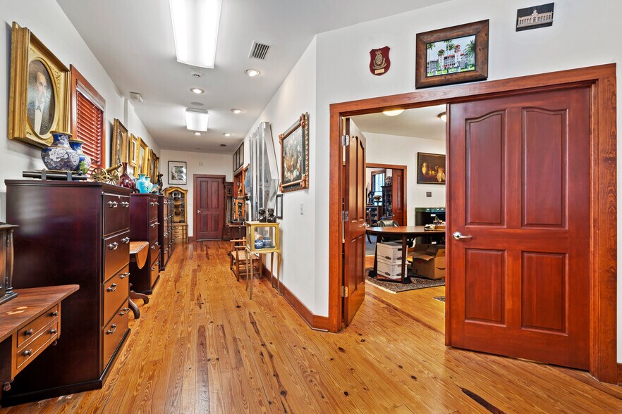 More Photos Of 19 Riberia St, Saint Augustine Office For Sale