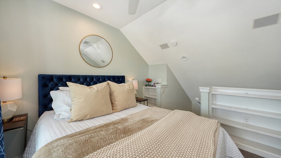 More Photos Of 5610 AVENIDA DEL MARE, Sarasota Specialty For Sale
