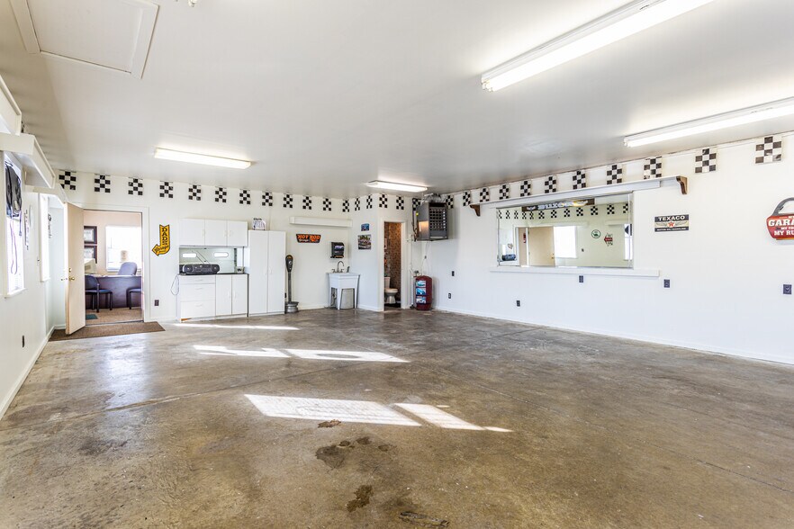 More Photos Of , Delphi Unknown For Sale