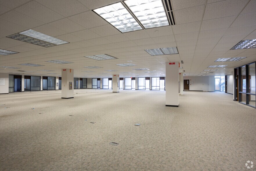More Photos Of 2329-2351 Market St, Saint Louis Office For Lease