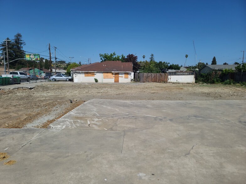 More Photos Of 867 E Lewelling Blvd, Ashland Land For Sale