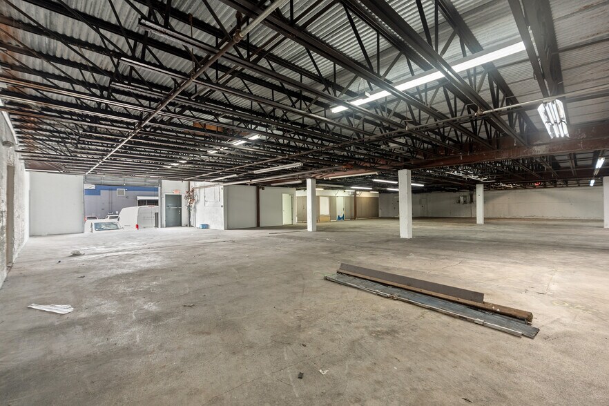 More Photos Of 7361-7391 NW 78th St, Medley Warehouse For Lease